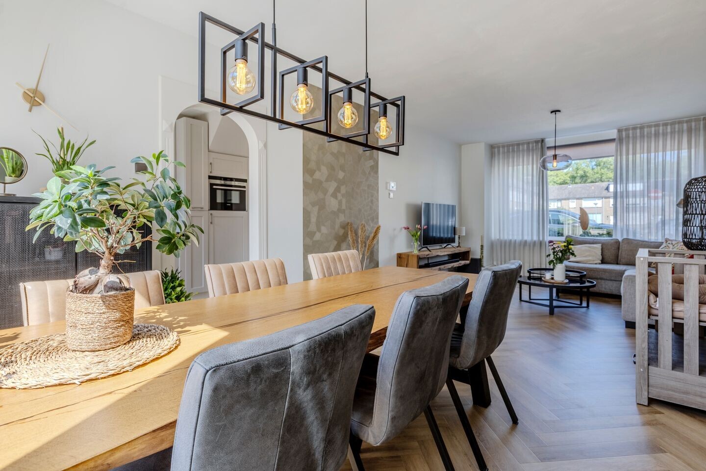 Hoekwoning te koop: Dr. Donker Curtiusstraat 6, Waalwijk