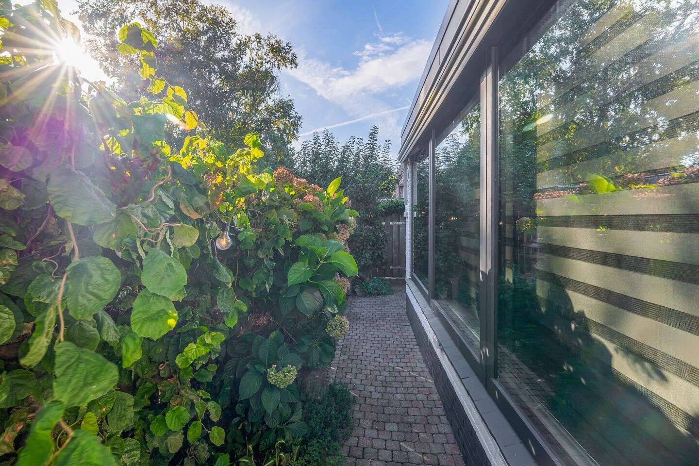 Vrijstaande woning te koop: Ds. Louwe Kooymanslaan 4, Waalwijk