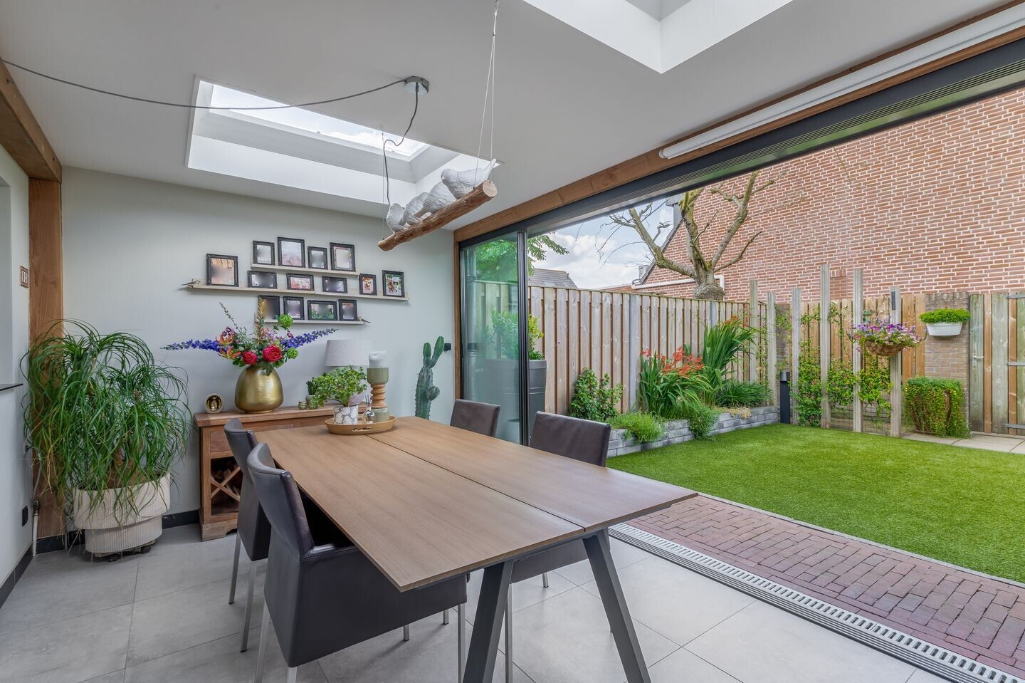 Hoekwoning te koop: Marga Klompéstraat 93, Waalwijk