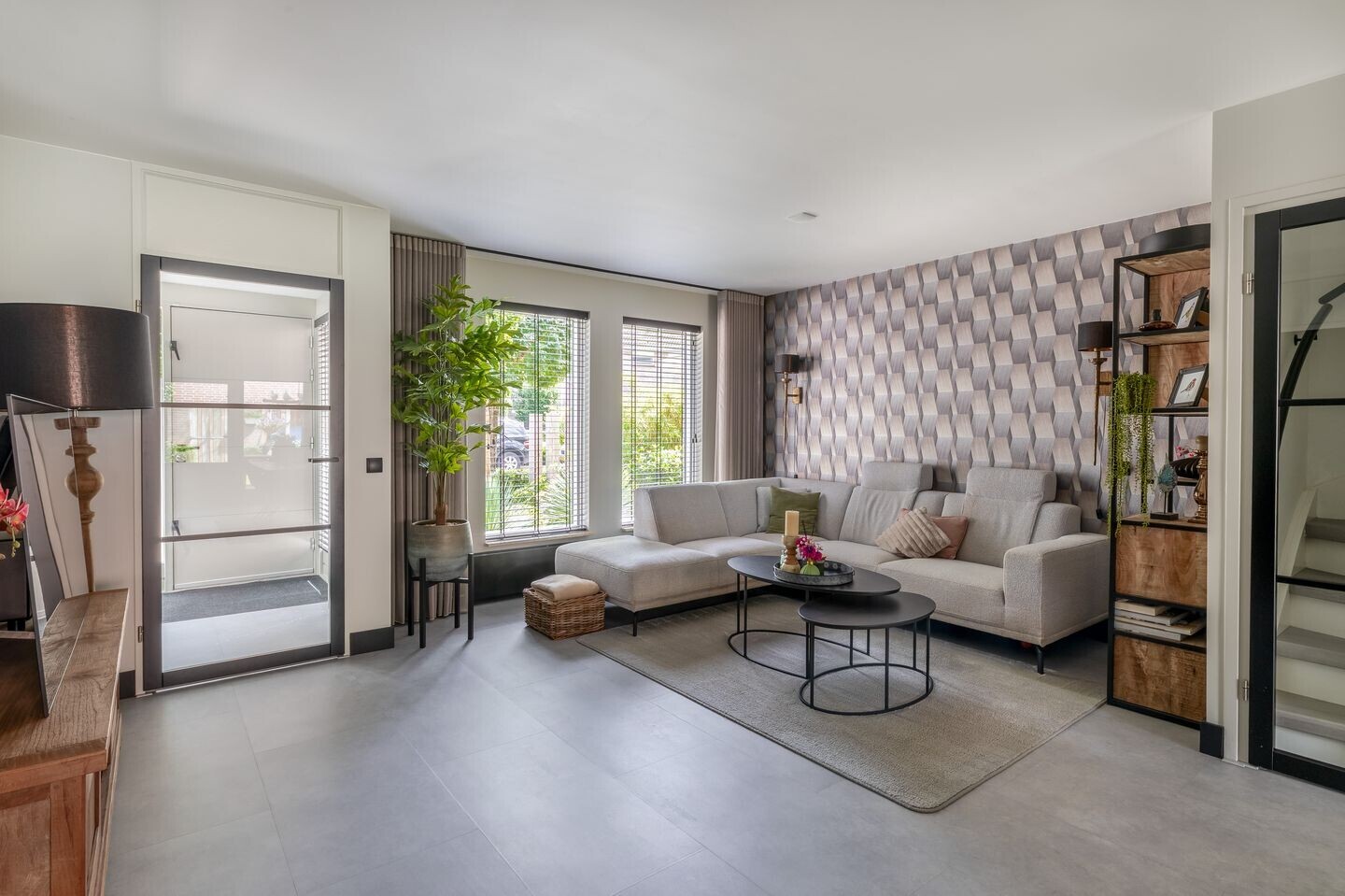 Hoekwoning te koop: Marga Klompéstraat 93, Waalwijk