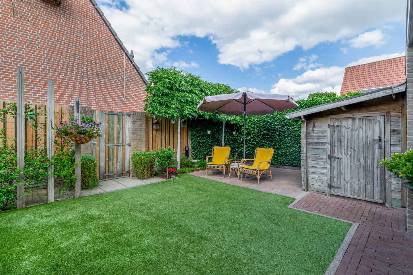 Hoekwoning te koop: Marga Klompéstraat 93, Waalwijk