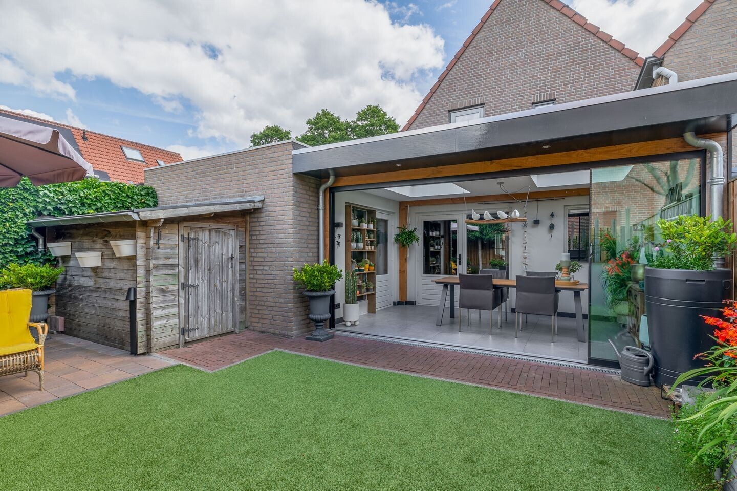 Hoekwoning te koop: Marga Klompéstraat 93, Waalwijk