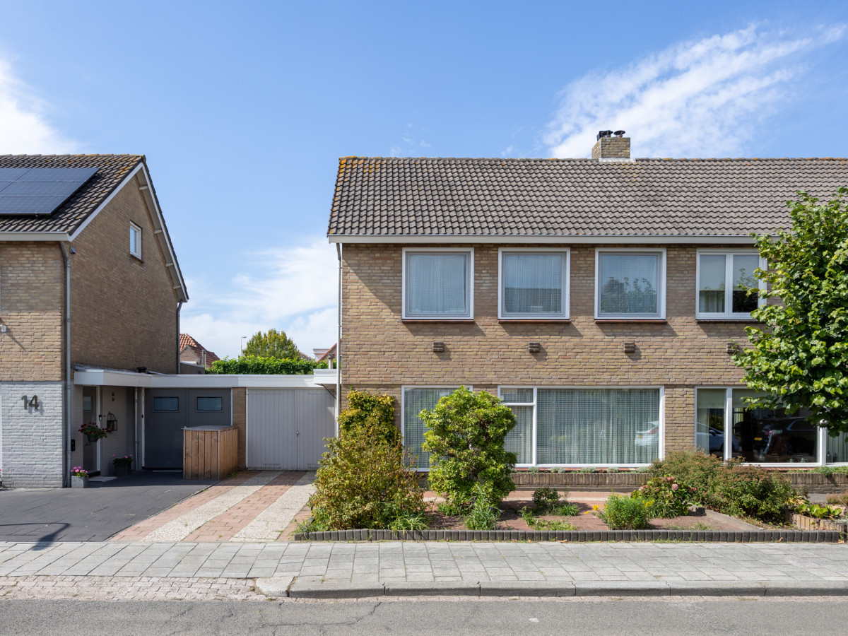Tussenwoning te koop: Mr. Luybenstraat 3, Waalwijk