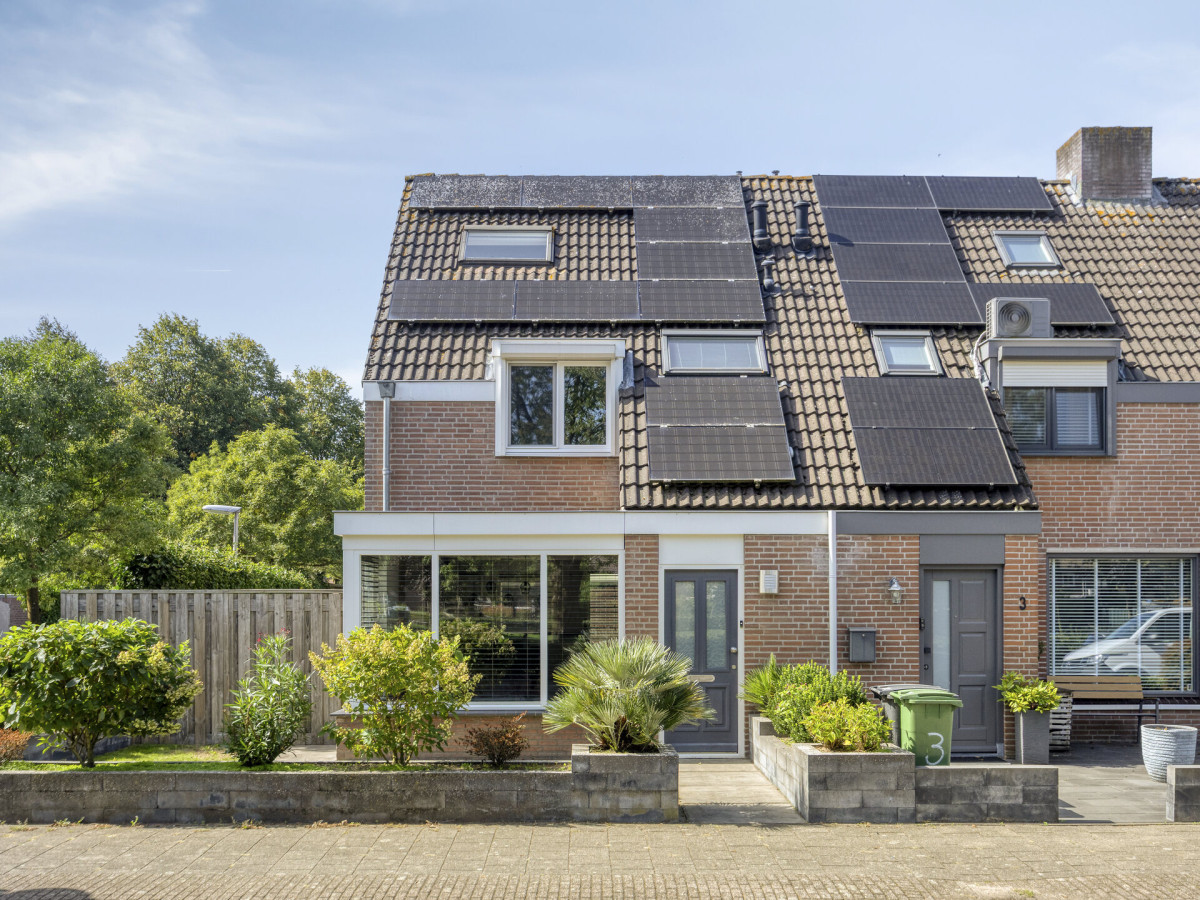 Tussenwoning te koop: Mr. Luybenstraat 3, Waalwijk