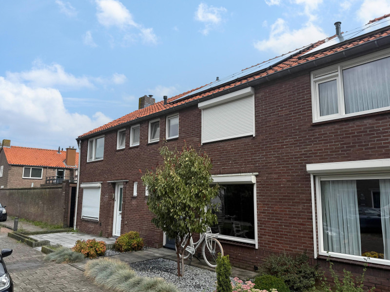 Tussenwoning te koop: Mr. Luybenstraat 3, Waalwijk