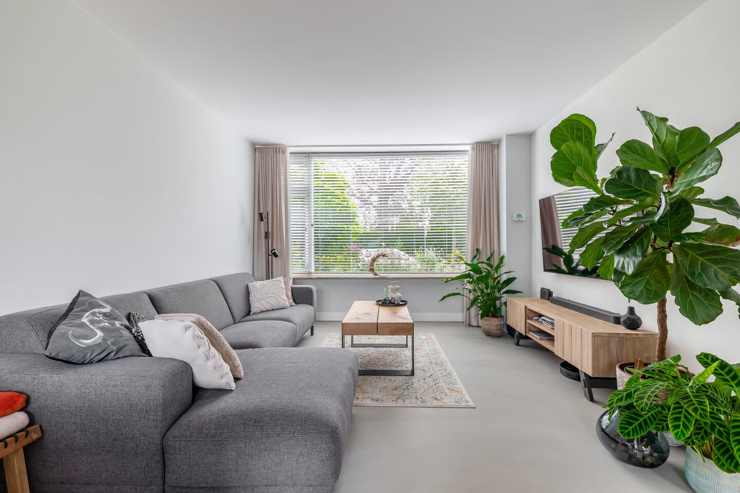 Tussenwoning te koop: Burgemeester Smeelelaan 90, Waalwijk