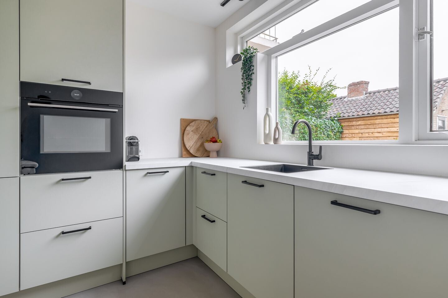 Tussenwoning te koop: Burgemeester Smeelelaan 90, Waalwijk