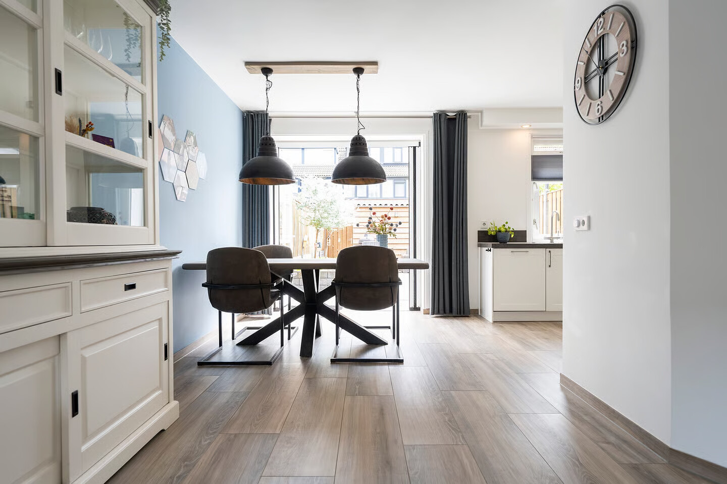 Tussenwoning te koop: Brahmspark 8, Waalwijk