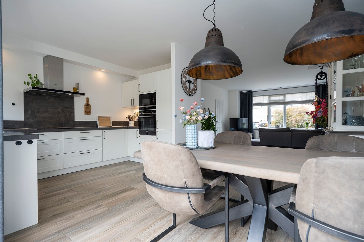 Tussenwoning te koop: Brahmspark 8, Waalwijk