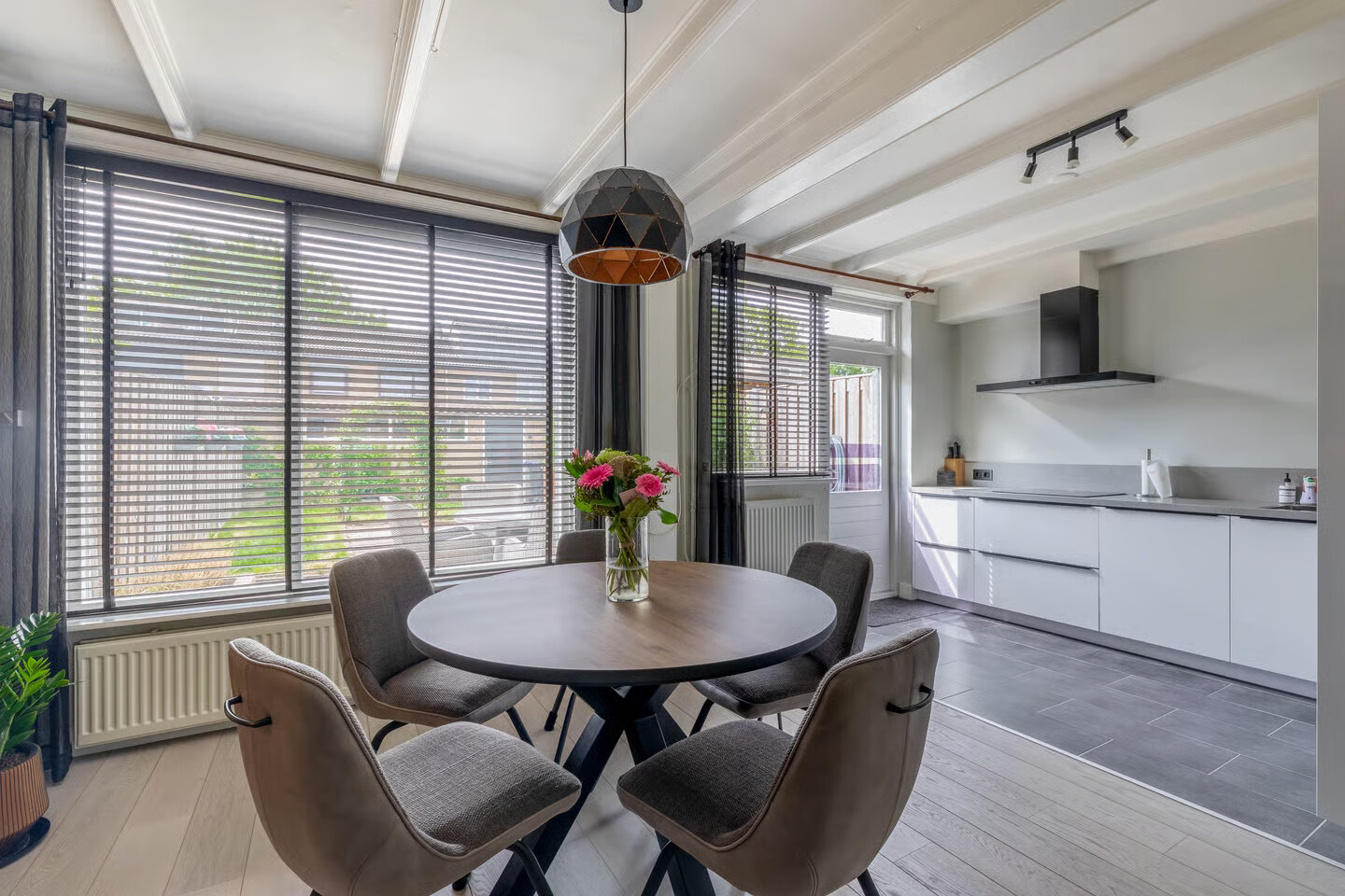 Tussenwoning te koop: Sweelinckstraat 37, Waalwijk