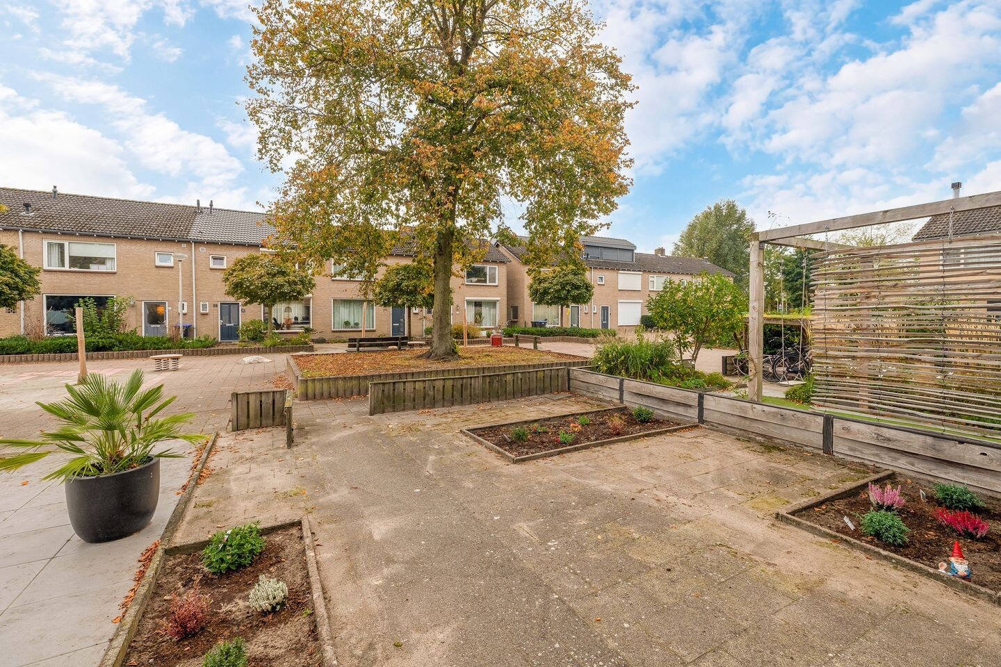Tussenwoning te koop: Jacob Obrechtpark 16, Waalwijk