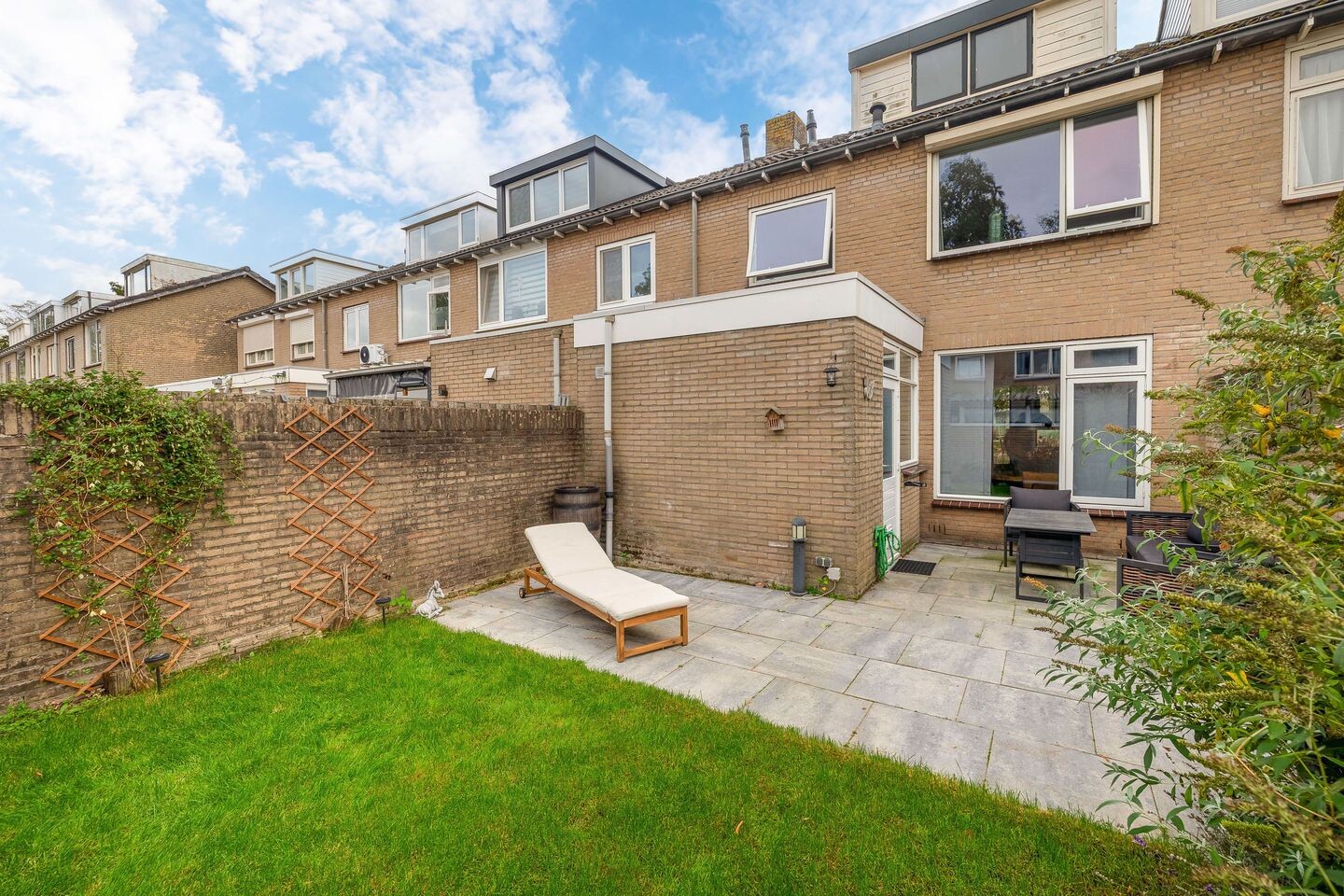 Tussenwoning te koop: Jacob Obrechtpark 16, Waalwijk