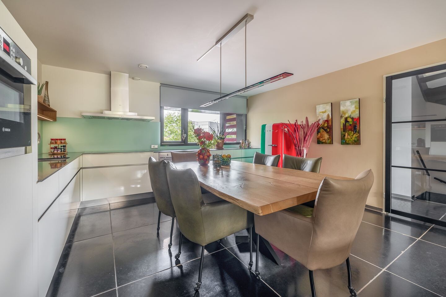 Twee-onder-één-kap te koop: Villa Waterviolier 15, Waalwijk