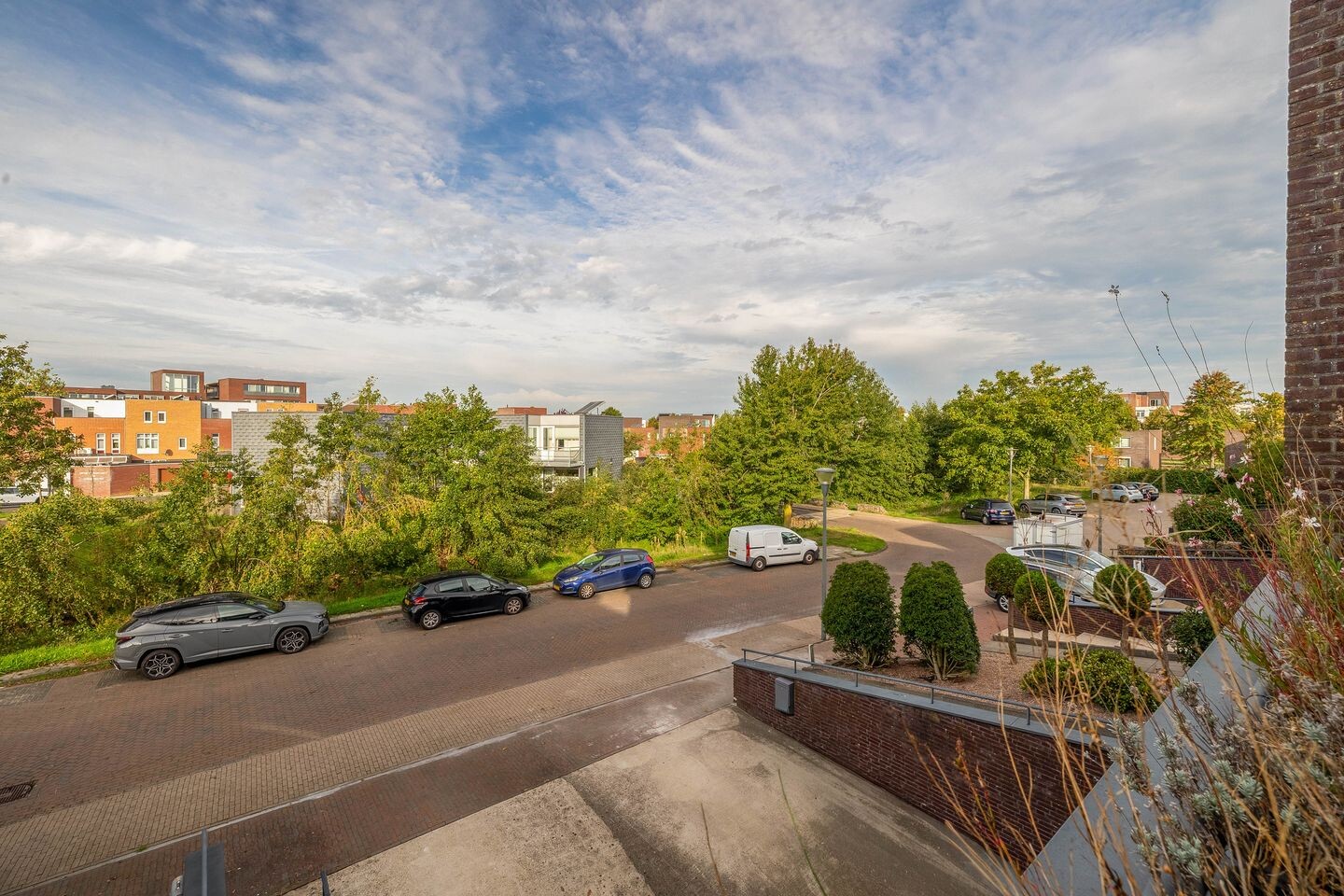 Twee-onder-één-kap te koop: Villa Waterviolier 15, Waalwijk