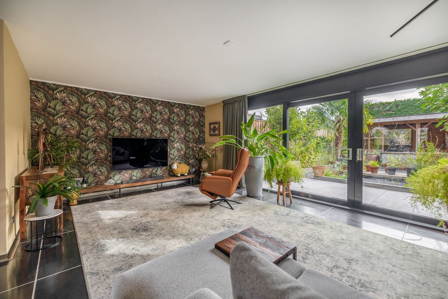 Twee-onder-één-kap te koop: Villa Waterviolier 15, Waalwijk