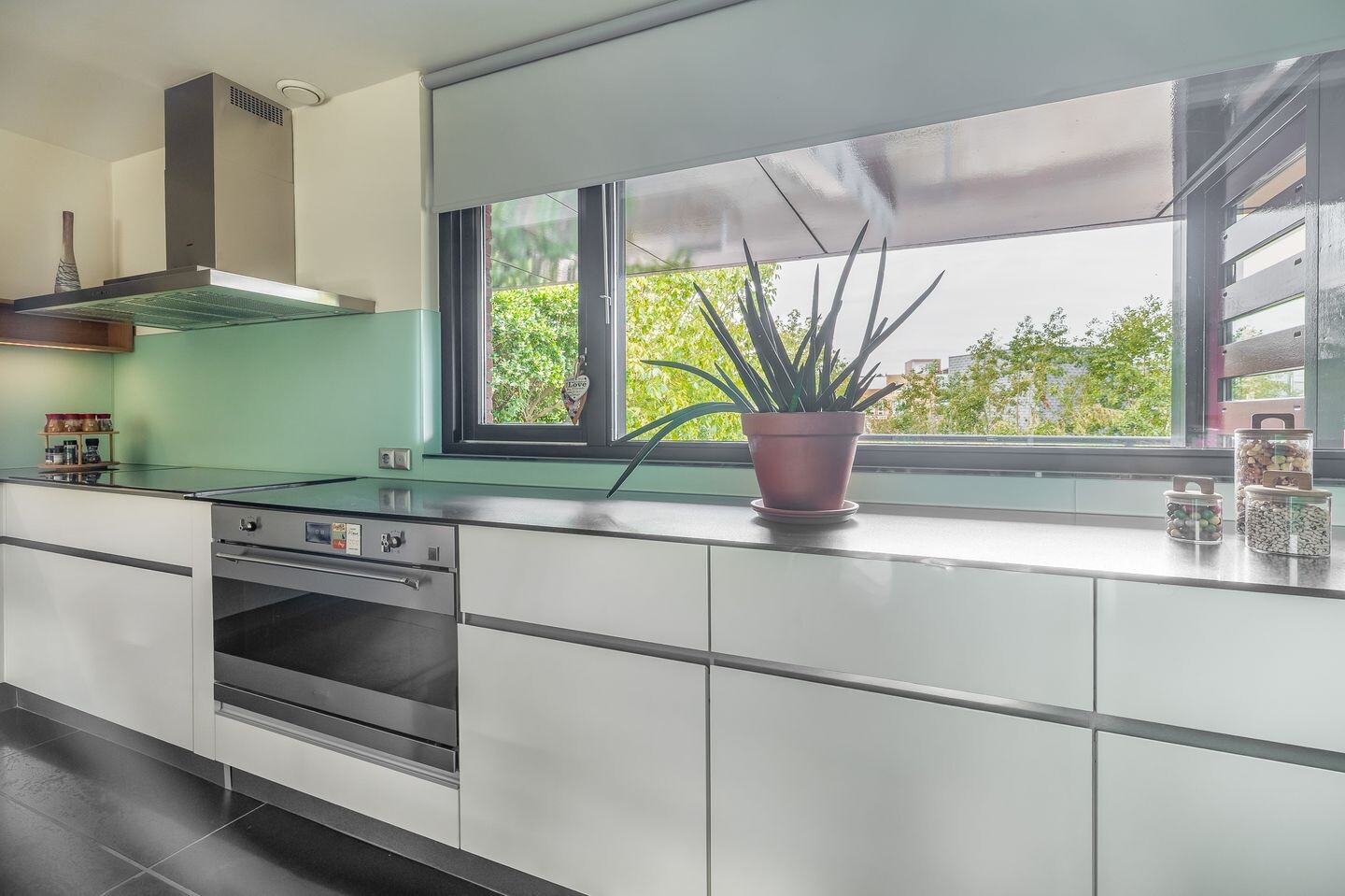 Twee-onder-één-kap te koop: Villa Waterviolier 15, Waalwijk