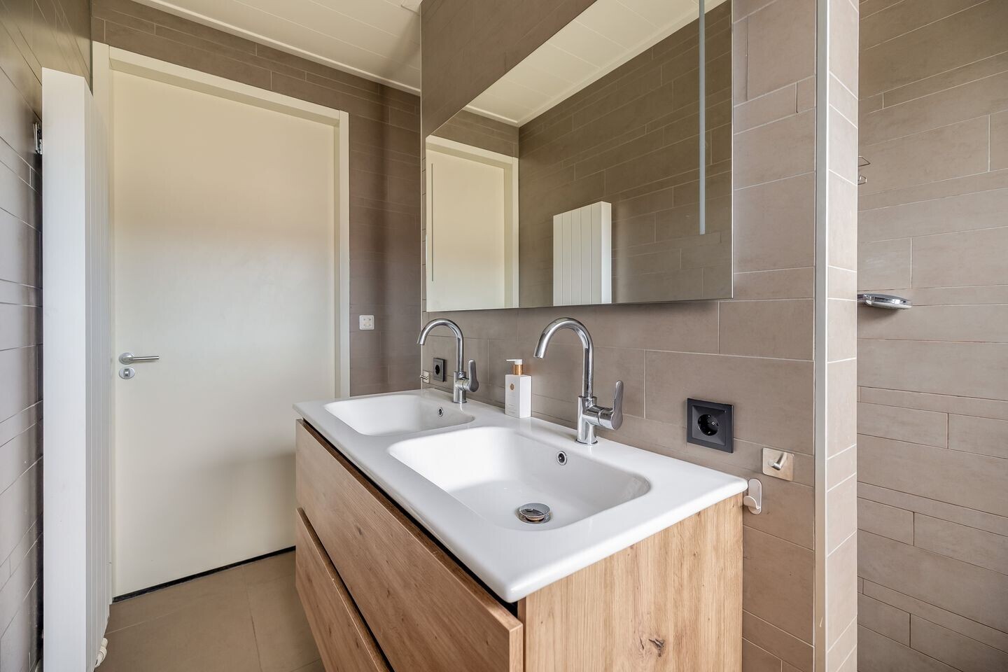 Tussenwoning te koop: Joep Naninckstraat 3, Waalwijk
