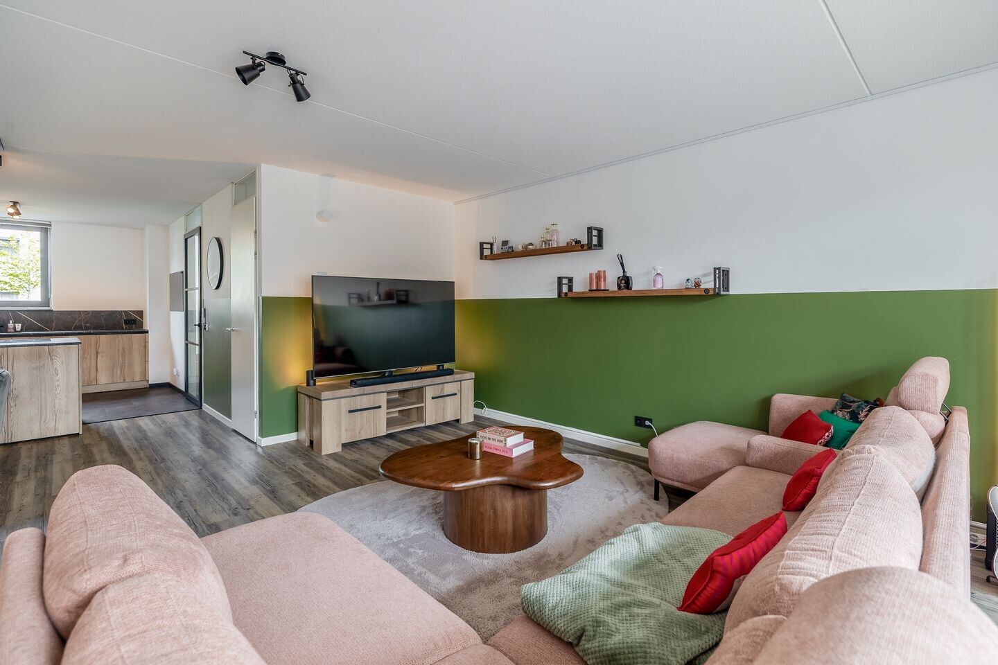 Tussenwoning te koop: Joep Naninckstraat 3, Waalwijk