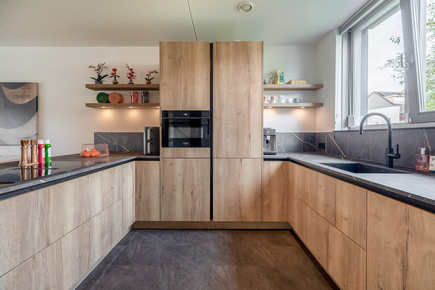 Tussenwoning te koop: Joep Naninckstraat 3, Waalwijk