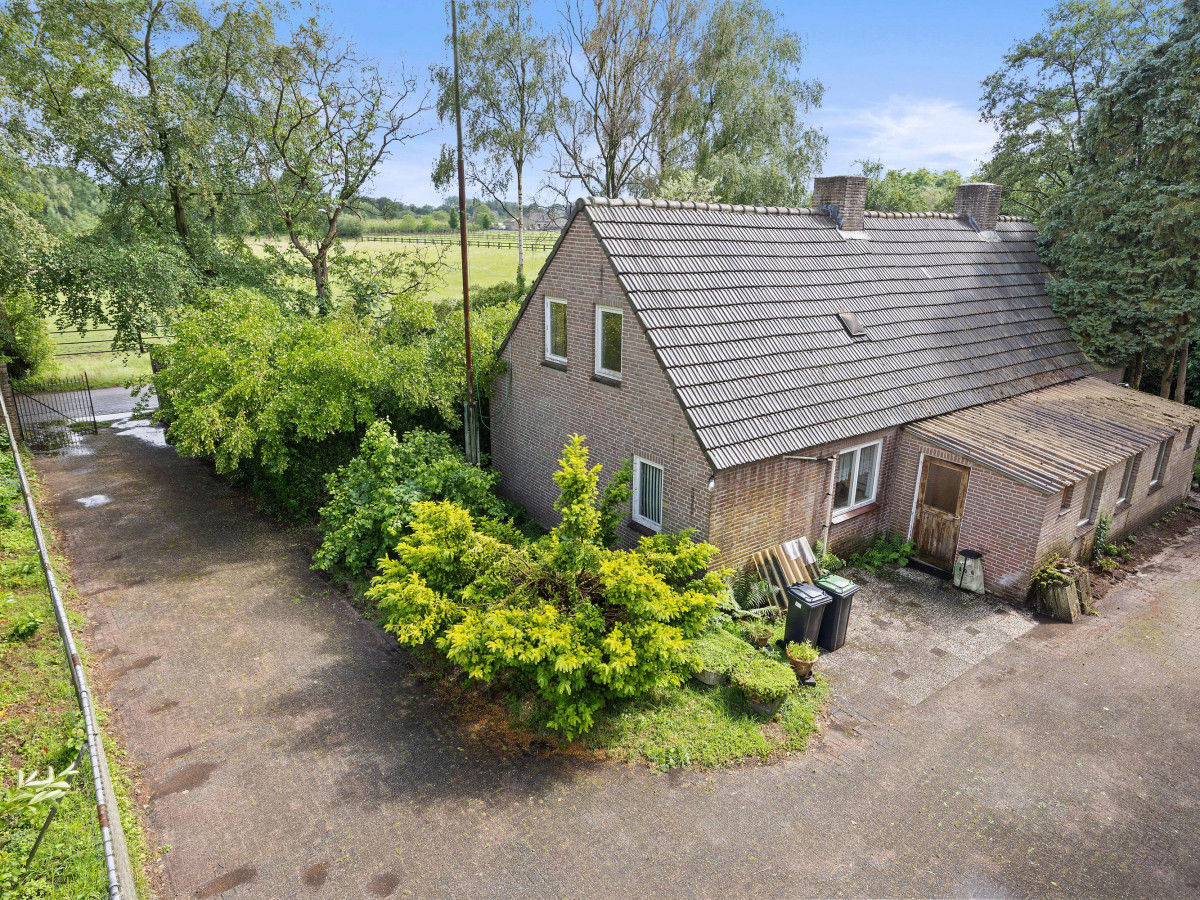 Hoekwoning te koop: Grotestraat 229, Drunen