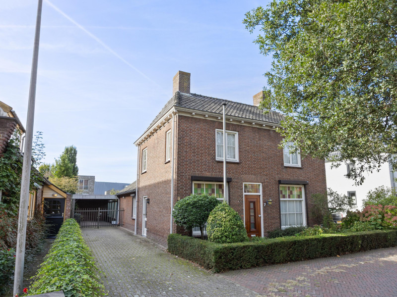 Vrijstaande woning te koop: Raadhuisplein 7, Drunen