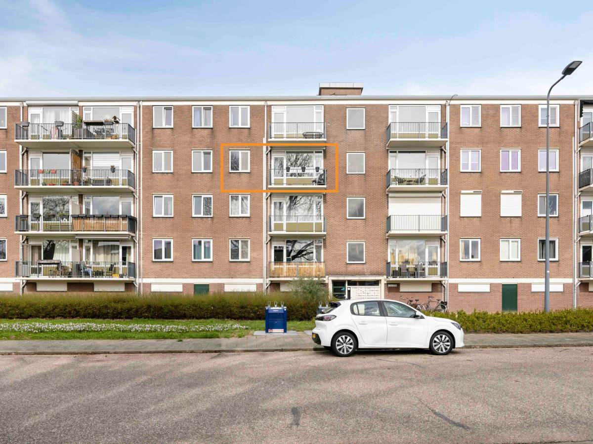 Tussenwoning te koop: Vermeerplantsoen 137, Drunen