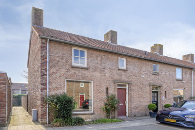 Adrianus Loeffstraat 8