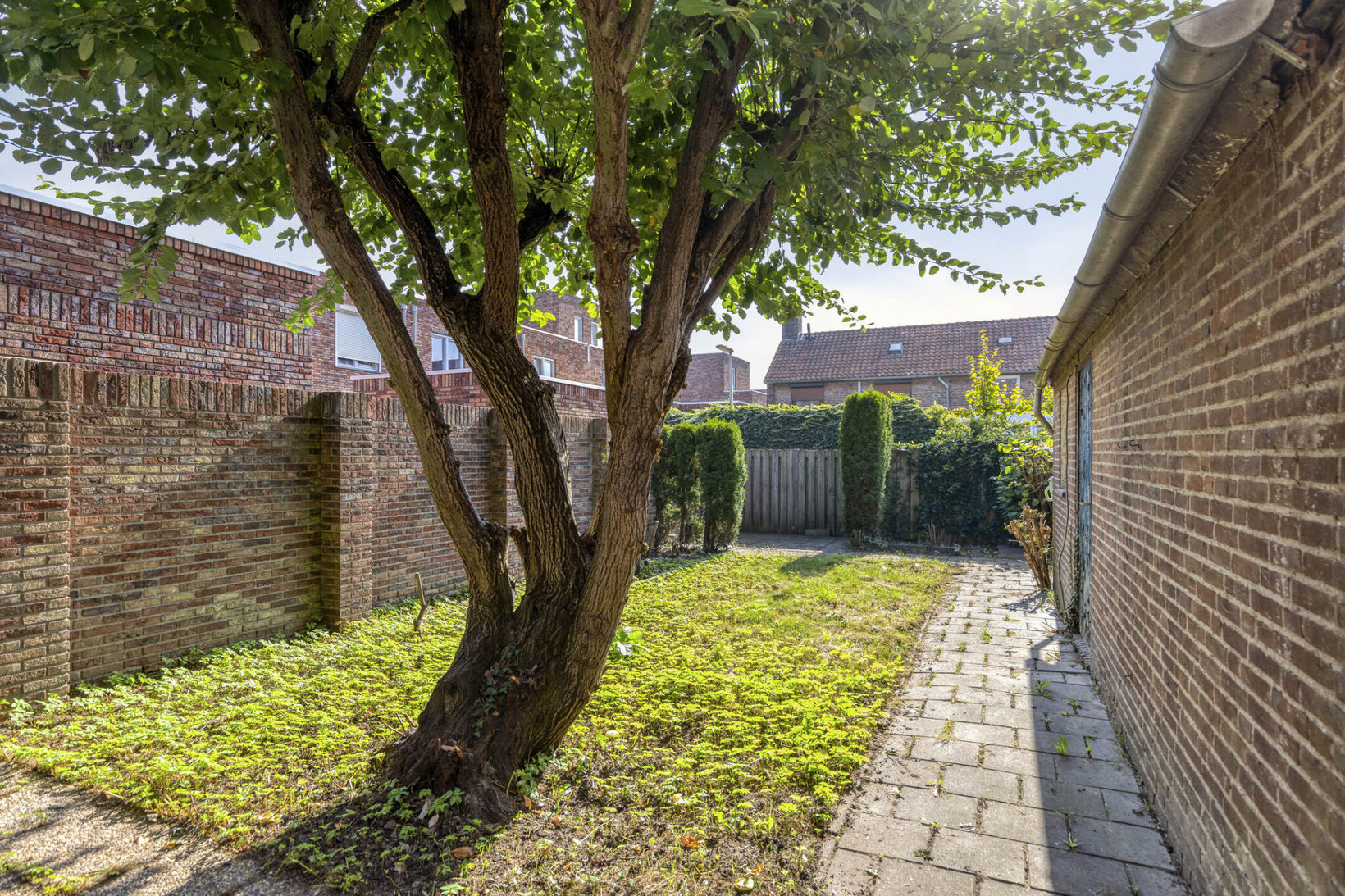 Hoekwoning te koop: Adrianus Loeffstraat 8, Oudheusden
