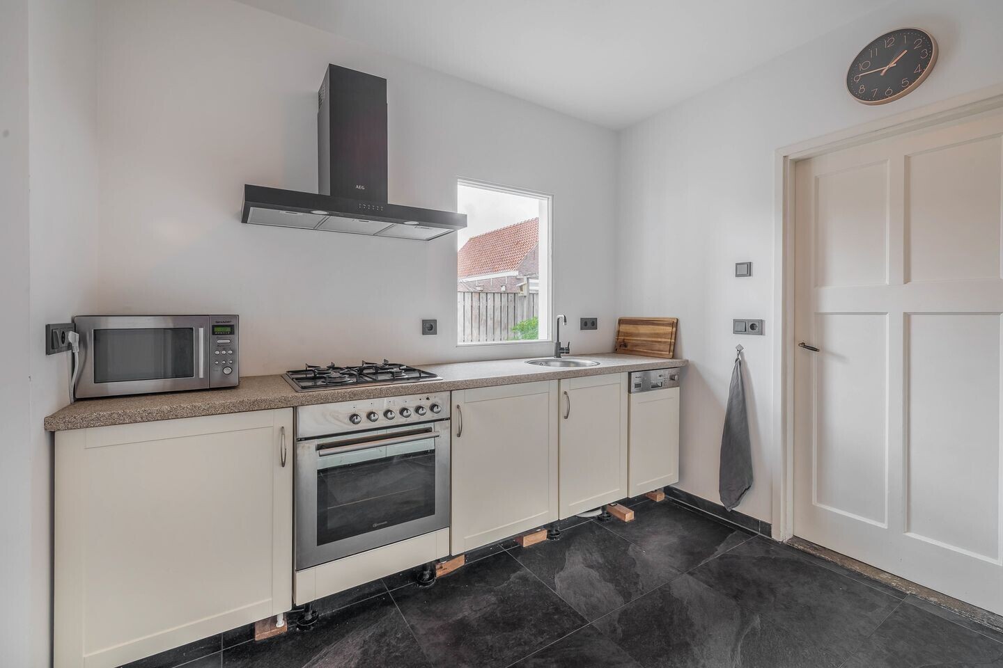 Twee-onder-één-kap te koop: Heistraat 213, Sprang-Capelle