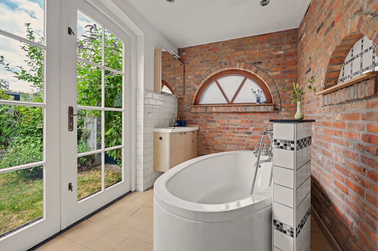 Vrijstaande woning te koop: Nieuwevaart 120, Sprang-Capelle