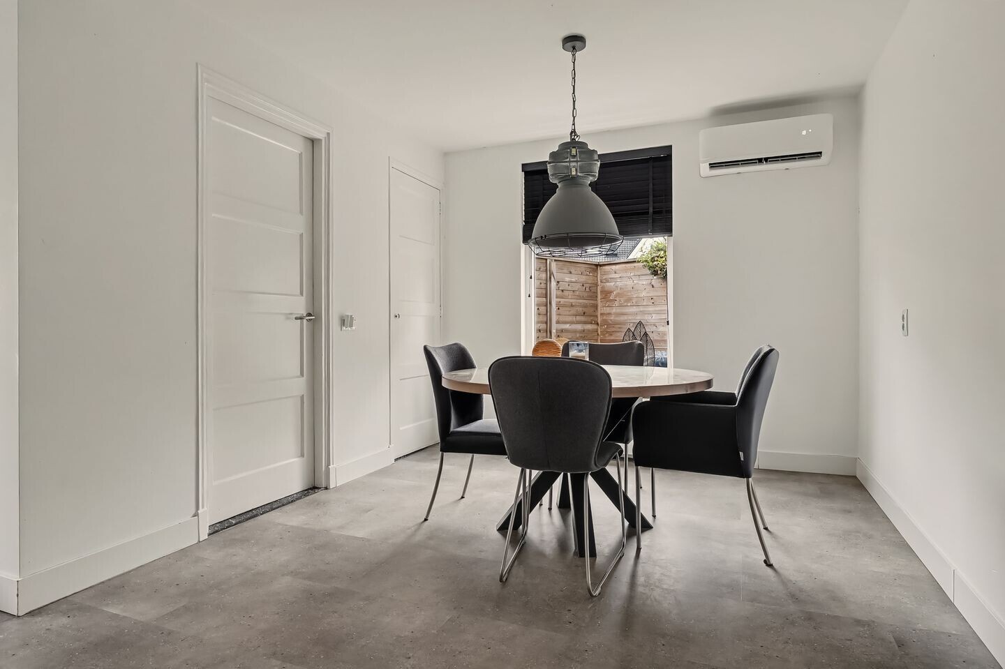 Hoekwoning te koop: Wilhelminastraat 1, Waspik