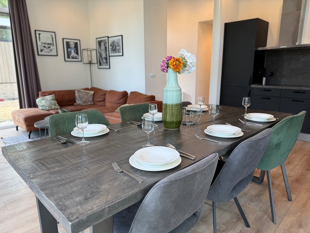 Twee-onder-één-kap te koop: van Haestrechtstraat 24-350, Kaatsheuvel
