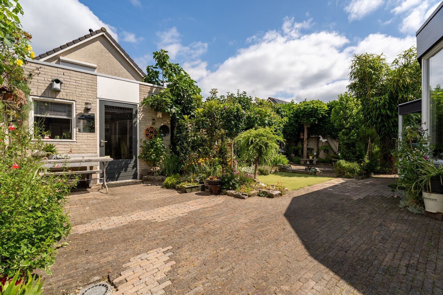 Hoekwoning te koop: Merwede 37, Kaatsheuvel