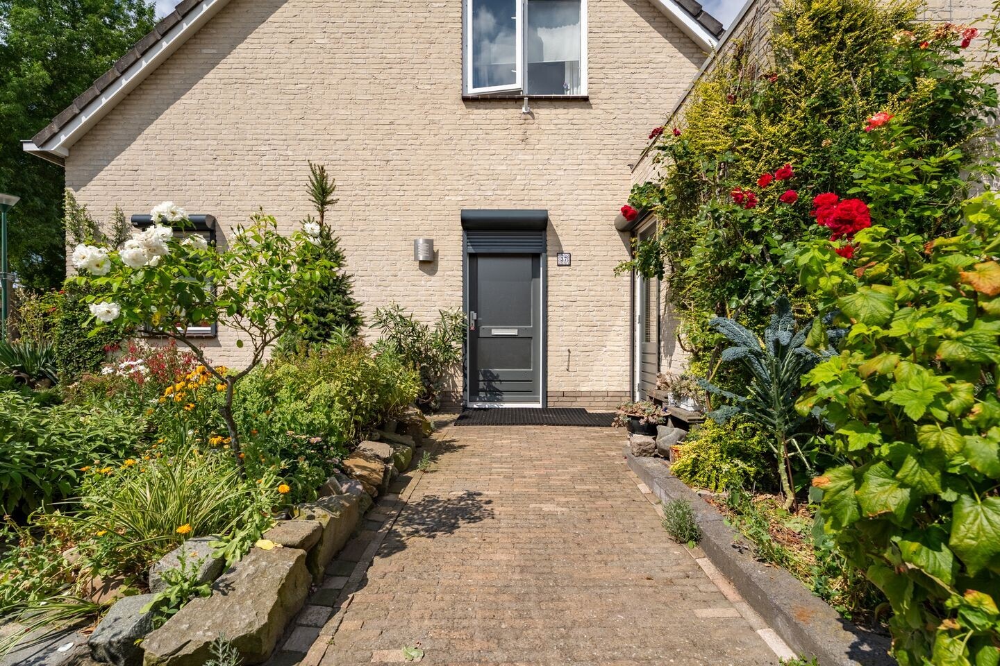 Hoekwoning te koop: Merwede 37, Kaatsheuvel