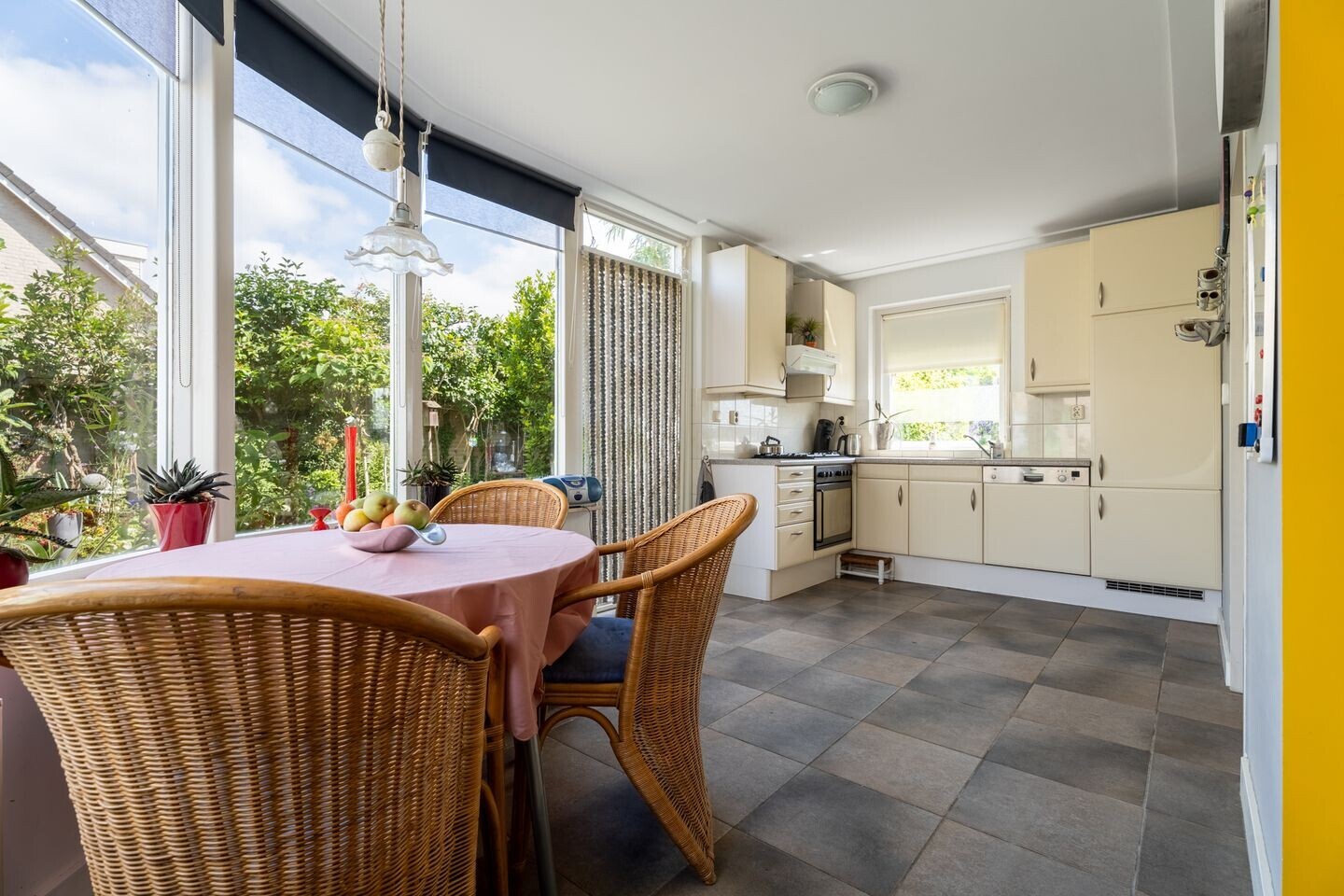 Hoekwoning te koop: Merwede 37, Kaatsheuvel