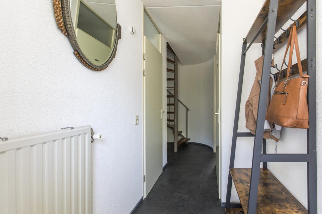 Tussenwoning te koop: Schrijverstraat 9, Loon Op Zand