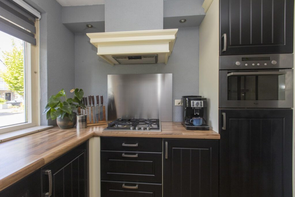 Tussenwoning te koop: Schrijverstraat 9, Loon Op Zand