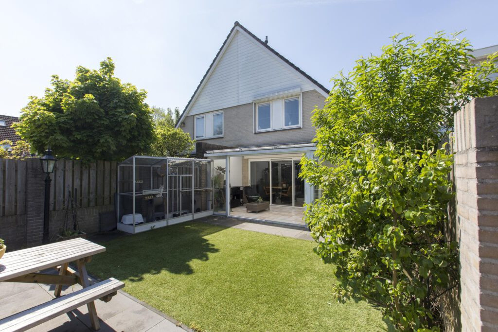 Tussenwoning te koop: Schrijverstraat 9, Loon Op Zand