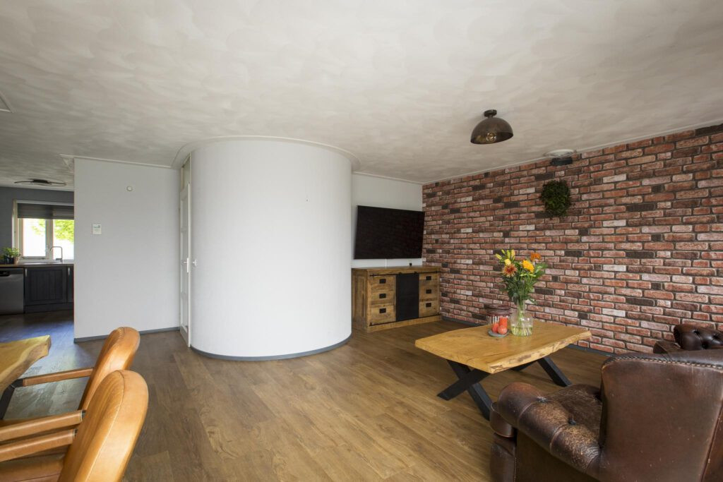 Tussenwoning te koop: Schrijverstraat 9, Loon Op Zand