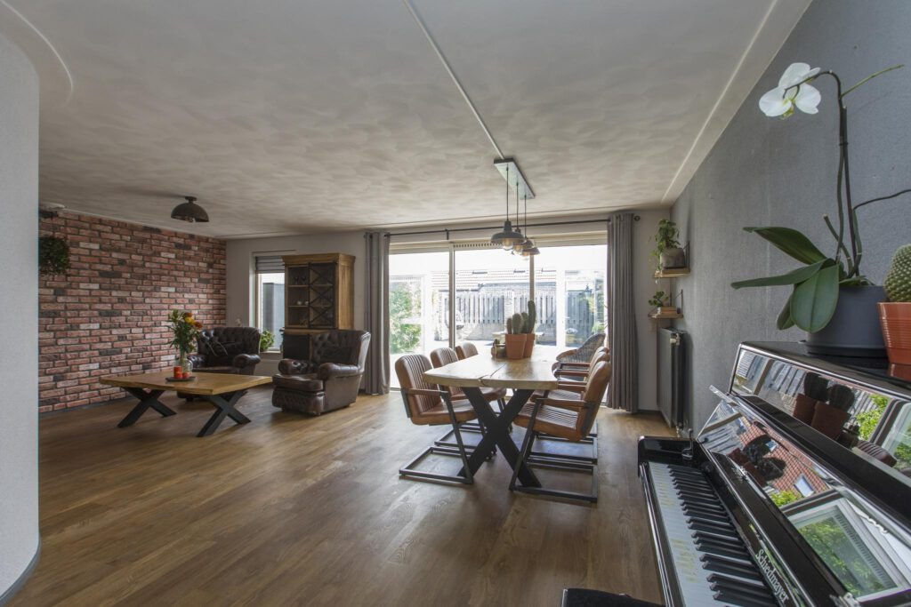 Tussenwoning te koop: Schrijverstraat 9, Loon Op Zand