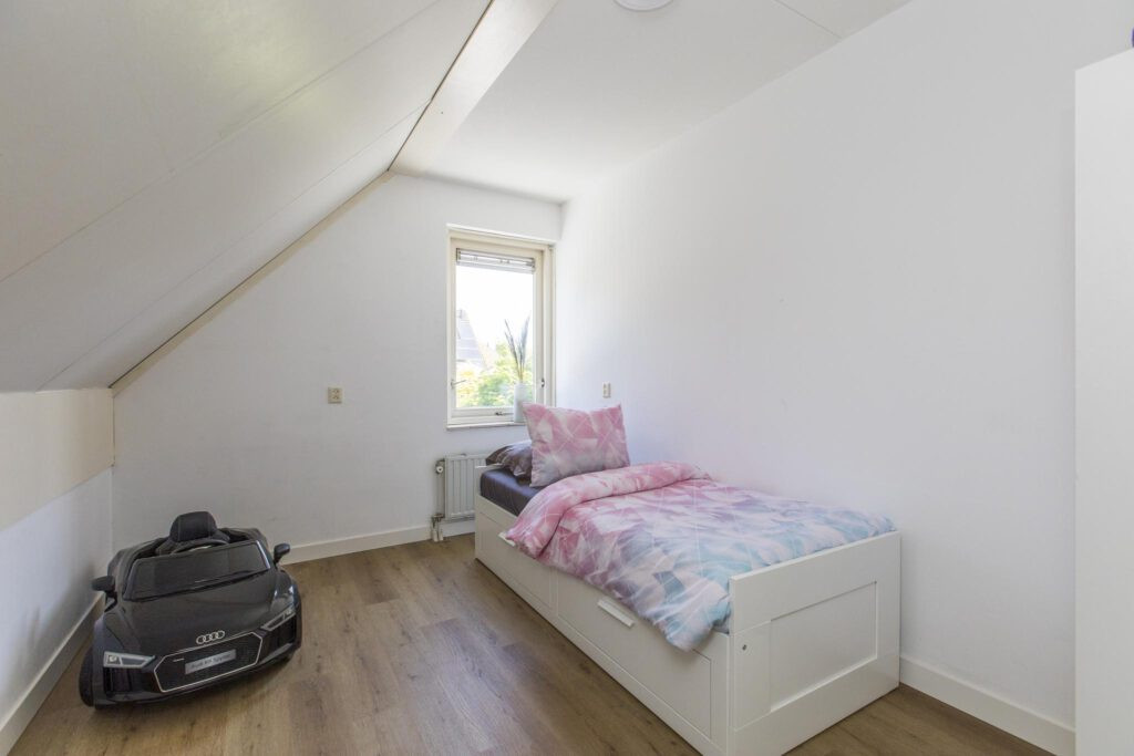 Tussenwoning te koop: Schrijverstraat 9, Loon Op Zand