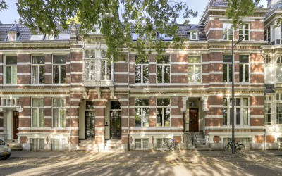 van der Doe. 8-A