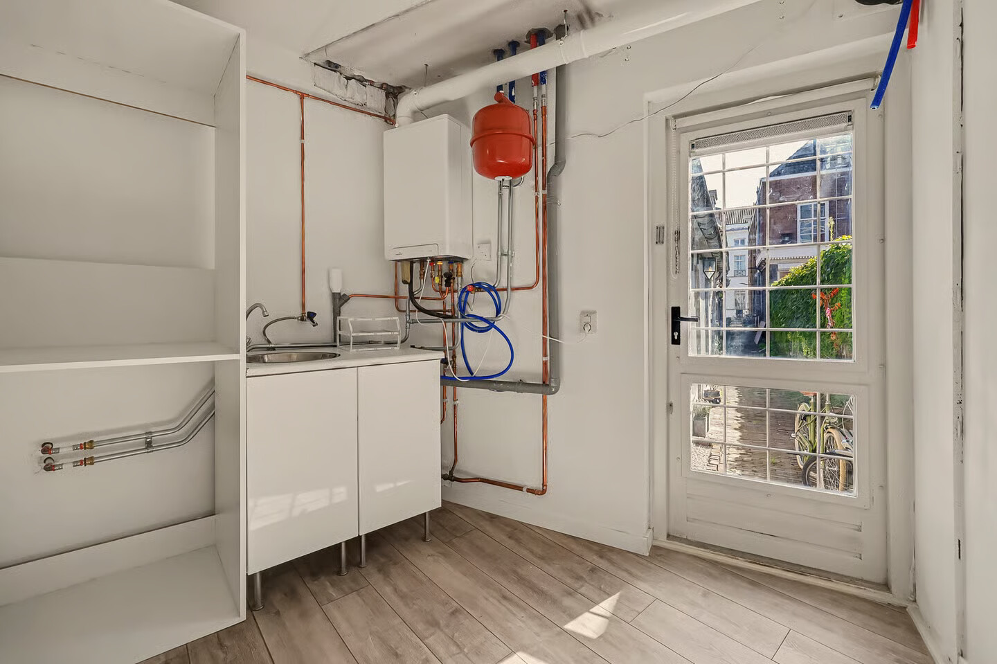 Tussenwoning te koop: Zuid Willemsvaart 235, 'S-Hertogenbosch