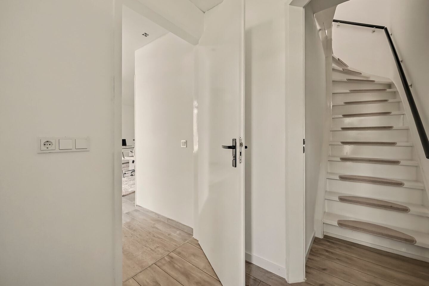 Tussenwoning te koop: Zuid Willemsvaart 235, 'S-Hertogenbosch