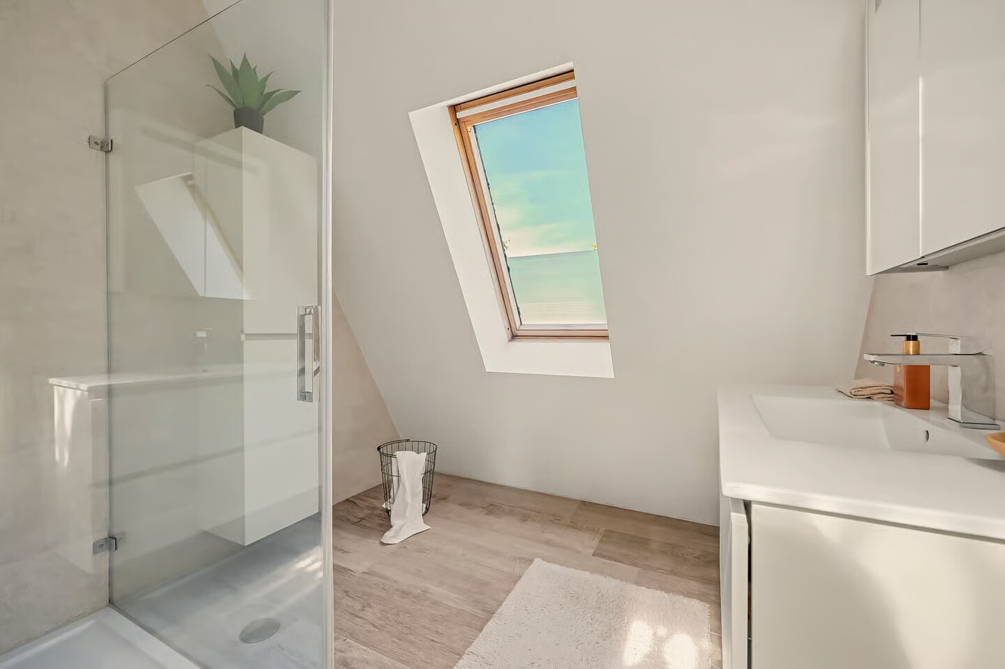 Tussenwoning te koop: Zuid Willemsvaart 235, 'S-Hertogenbosch