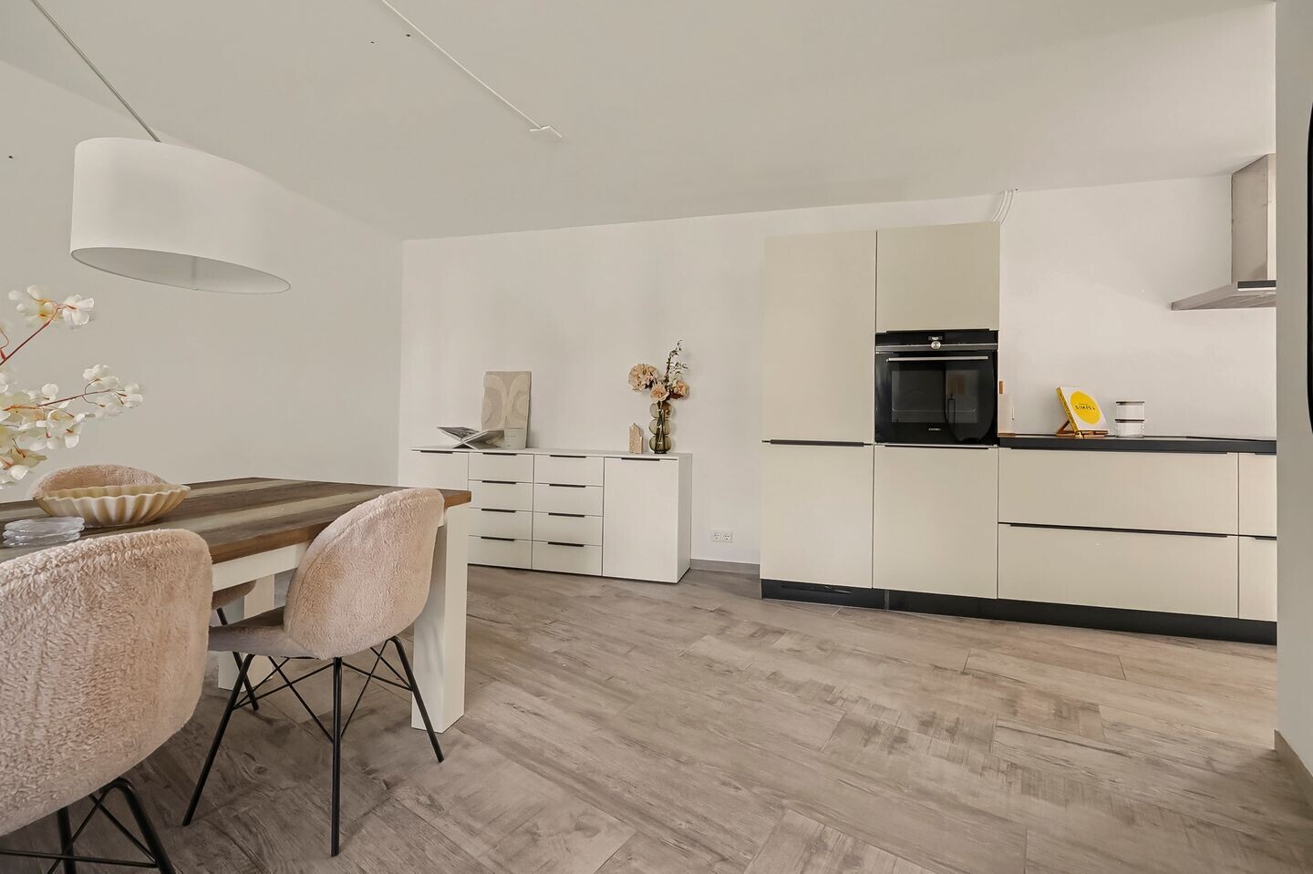 Tussenwoning te koop: Zuid Willemsvaart 235, 'S-Hertogenbosch
