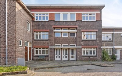 Lange Tuins. 18