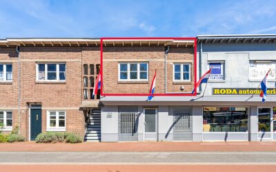 Maastrichts. 56