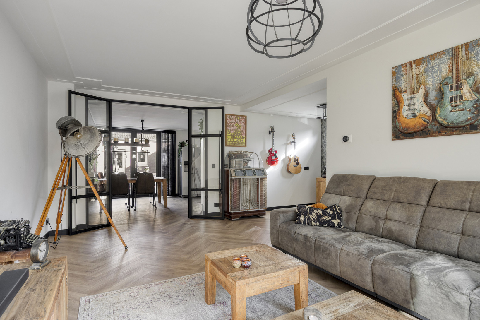 Twee-onder-één-kap te koop: Heuvel 4, 'S-Hertogenbosch