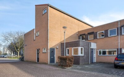 Jacob Rogge. 27